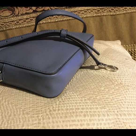 Michael Kors Flowers Denim Camera Bag  🎉 SALE 🎉 - Picture 3 of 6